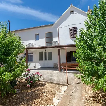 Katica Apartment *